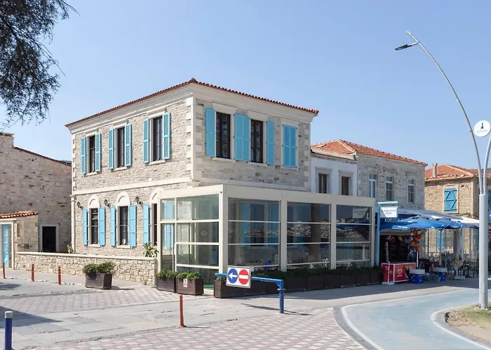 Marina Hotel