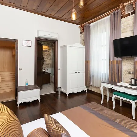 Marina Hotel *