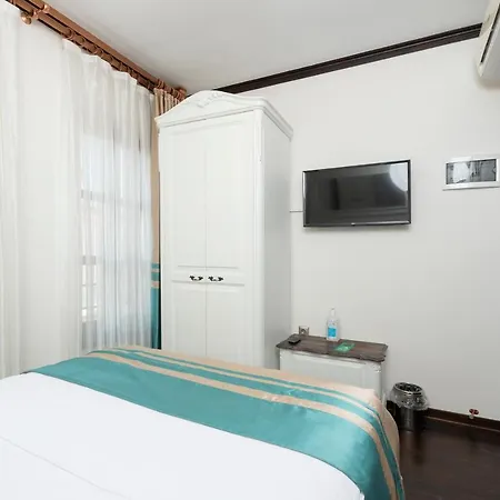 Marina Hotel