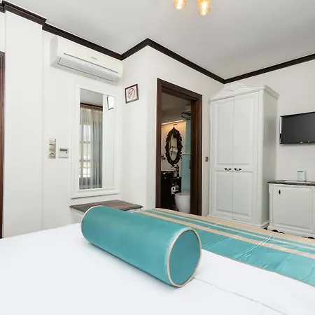 Marina Hotel